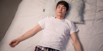 많이 잘 수록 코로나19 위험 낮아지지만… “낮잠은 안 돼”