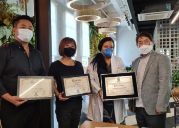 브라질한인회 홍창표회장.유미영부회장, 상파울루시의회로부터 공로패 받아