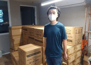 권홍식 사장, 한인회에 마스크 5만장과 안면보호대 1만개 기부
