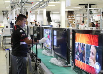 LG전자, 브라질 마나우스 공장 660억원 투자…’폰 공백’ 만회