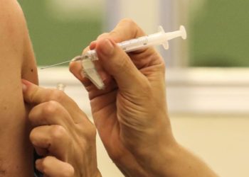 67세대상 코로나19 백신일정 변경…12일부터 실시