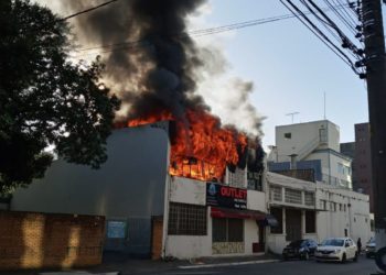 [영상] 한인타운, 현지인 운영 아울렛 의류매장 화재진압 영상