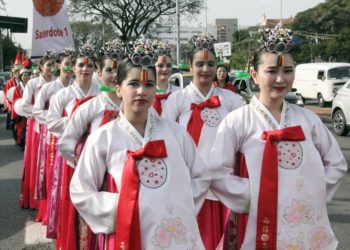 개천절을 맞이하여 10월1일~2일 양일간 한복 퍼레이드 및 다양한 문화 공연이 펼쳐진다.