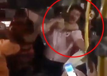 버스 성추행男 초크로 제압했다… 브라질 무에타이女의 한방