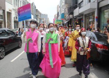 ‘한복은 우리 것’ 한복 퍼레이드 행사 성공적으로 개최…