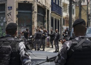 브라질 맹글로브숲에서 고문 흔적 있는 시신 8구 발견