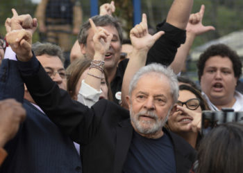 룰라 전 브라질 대통령 “젤렌스키, 푸틴만큼 전쟁 책임 있다”