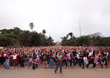 박진영, 브라질 3천 팬과 ‘Groove Back’ 챌린지…