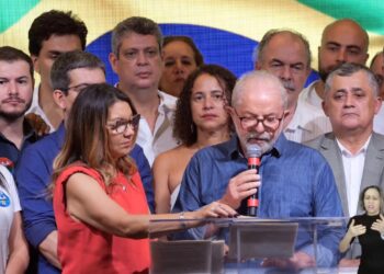 브라질 ‘첫 3선 대통령’ 룰라 승리 연설서 통합과 공정무역 약속