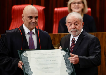 내년 1월 취임 앞둔 룰라 브라질 대통령 당선인 당선증 받아