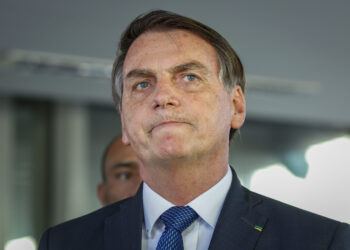 ‘브라질 폭동’ 배후 보우소나루, 美서 지지자 응원 속 호화 생활