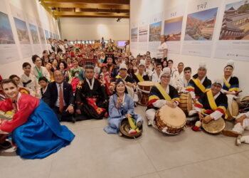 ‘한국의 미’… 문화 중심지 빠울리스타 대로에서 펼쳐진 한복 퍼레이드
