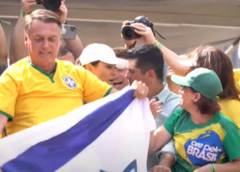 빠울리스타 대로 시위, 정치와 종교의 교차로