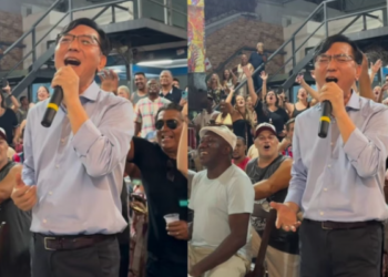 임기모 주브라질 한국대사, 삼바 열창으로 현지 시민들을 사로잡다…