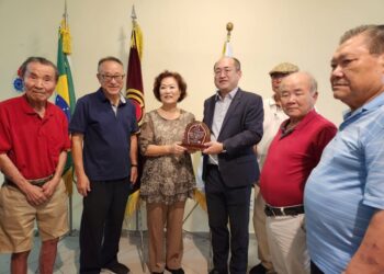 대한노인회 브라질지회, 황인상 주상파울루총영사에 감사패 전달