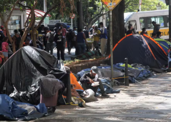 상파울루 시의회, 노숙자 음식 기부 요건 강화 법안 첫 투표 승인… NGO 반발