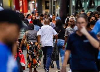 브라질 인구, 2024년 7월 2억 1천258만 명 돌파…하지만 장기적 감소세 전망