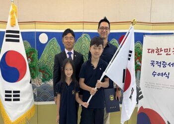 채진원 주상파울루총영사, 부임 후 첫 국적회복자에게 증서 수여