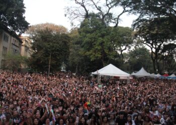 찌라덴찌스 광장, K-문화 열기로 후끈! 10만 명 운집한 한국문화의 날