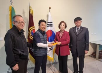 오뚜기 슈퍼 하윤상 대표, 대한노인회 브라질지회에 기부금 전달