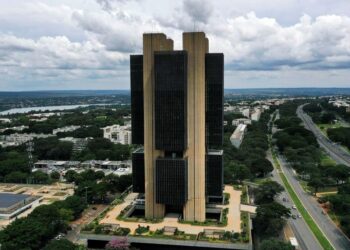 브라질 중앙은행, 기준금리 인상 확실시… 물가 안정 vs. 경제 성장의 딜레마 심화