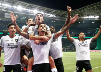 보타포고, 팔메이라스 3-1로 제압하며 리그 우승에 한 발 더 다가서다