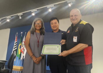 오뚜기슈퍼 하윤상 대표, 20년 지역 치안 공로로 감사패 수상