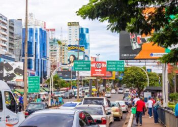 파라과이행 ‘우정의 다리’ 북새통…브라질 쇼핑객 하루 10만명 몰려