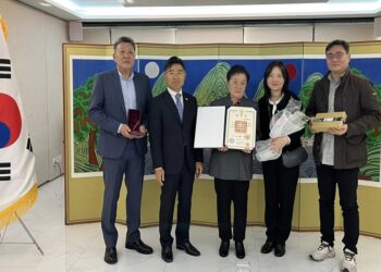 주상파울루총영사관, 故 김윤서 지사 후손에 건국훈장 전달