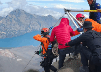 인도네시아 화산서 추락 브라질 여성 발견…구조는 ‘난항’