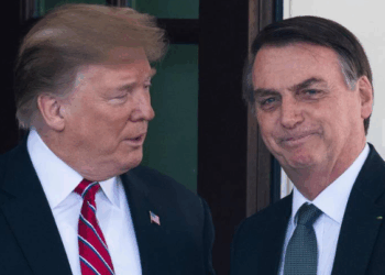 트럼프 ‘관세 폭탄’에… 보우소나루 “문제는 룰라 정부” 역공