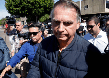 ‘쿠데타 혐의’ 보우소나루, 결국 전자발찌…야간 외출도 금지