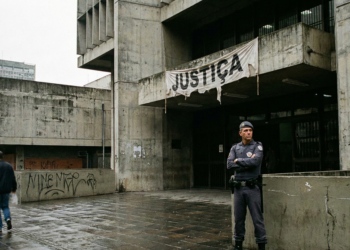 [파비우 빠가노뚜 칼럼] 범죄자 키우는 ‘사법 오만’.. ‘부도덕의 벽’에 이름 새겨야