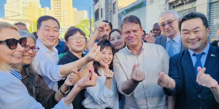뜨리운푸 광장 준공식에 한인사회 주요 인사 대거 참석